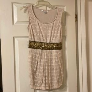 Lace sleeveless dress